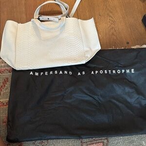 Ampersand as Apostrophe